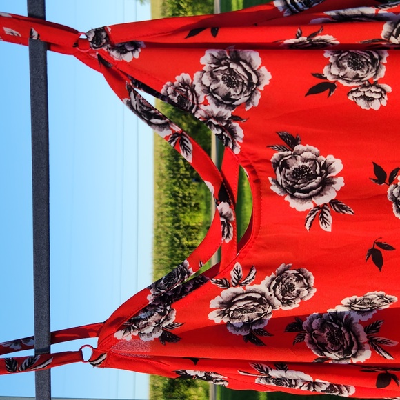 Torrid Rose Print Tank Top - Picture 4 of 5